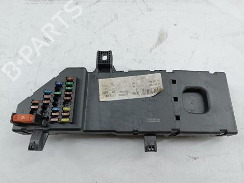 Sikringsdåse OPEL VECTRA C Estate (Z02) [2003-2009]  31254454