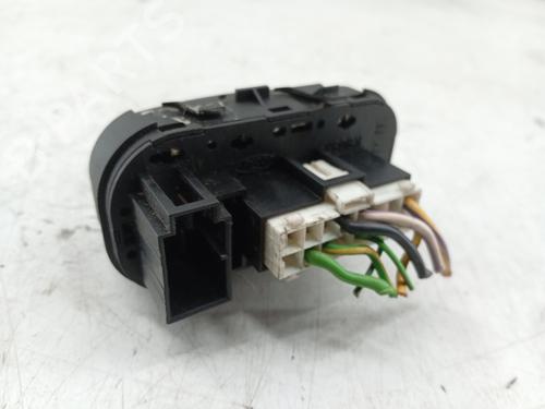 Used Left front window switch FORD FOCUS I Estate Van (DNW) 1.4 (75 hp) 31311798