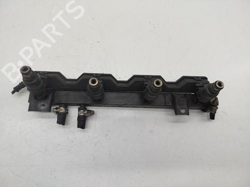 Used Injection rail BMW 3 (E36) 316 i (102 hp) 31344561