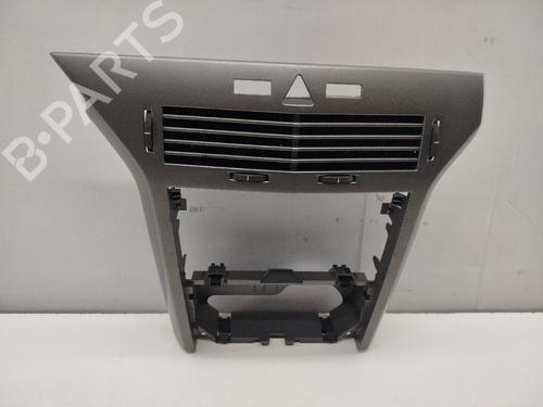 Console central OPEL ASTRA H (A04) [2004-2014]  31949077