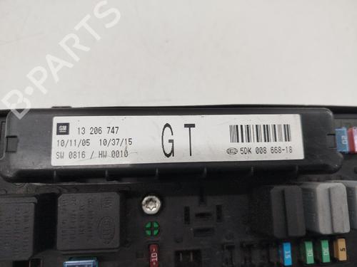 Fuse box OPEL ASTRA H (A04) | BP31949906E1
