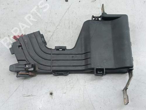 Used Fuse box RENAULT MEGANE III Hatchback Van (BZ_) 1.5 dCi (BZ0C, BZ1A) (90 hp) 31953597