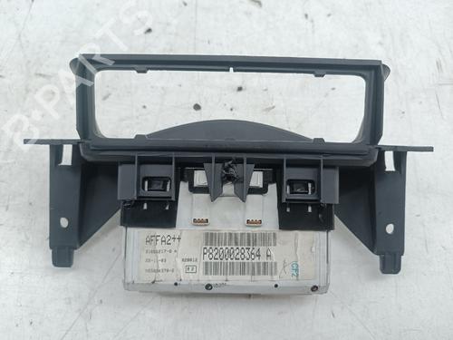 Used Display monitor RENAULT CLIO II Hatchback Van (SB0/1/2_) 1.5 dCi (SB07) (65 hp) 31991259