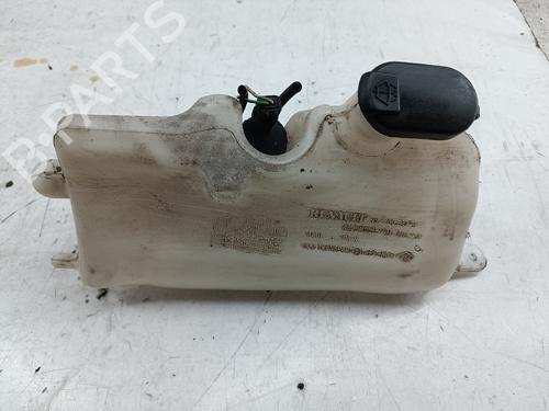 windscreen-washer-tank-renault-clio-ii-bb_-cb_-1998-1999-2000-2001-2002-2003-2004-2005-2006-2007-2008-2009-2010-2011-2012-2013-2014-2015-2016-32029338 main image