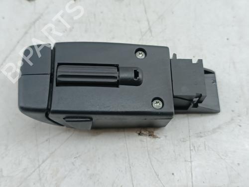switch-renault-clio-ii-bb_-cb_-1998-1999-2000-2001-2002-2003-2004-2005-2006-2007-2008-2009-2010-2011-2012-2013-2014-2015-2016-32029342 main image