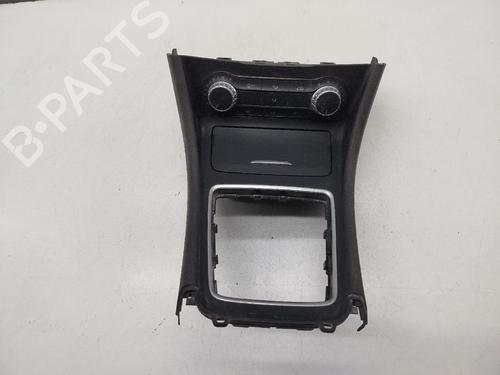 Armlæn MERCEDES-BENZ A-CLASS (W176) [2012-2018]  32147416