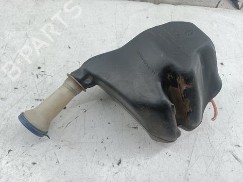 windscreen-washer-tank-citroen-saxo-hatchback-van-s3_-1997-1998-1999-2000-2001-2002-2003-32147554 main image