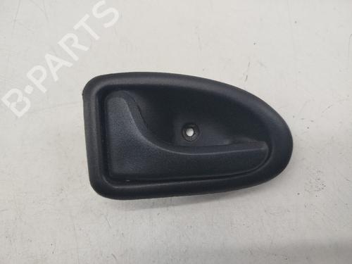 Maneta interior RENAULT CLIO II (BB_, CB_) 1.2 16V (BB05, BB0W, BB11, BB27, BB2T, BB2U, BB2V, CB05,... (75 hp) 32147733