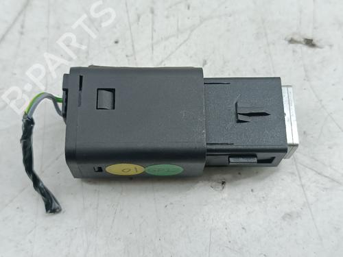 Used Electronic module Electronic module PEUGEOT 2008 II (UD_, US_, UY_, UJ_, UR_, UC_) 1.5 BlueHDI 100 (102 hp) 32217982 32217982