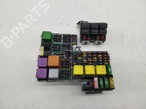 Used Fuse box Fuse box OPEL CORSA C (X01) 1.2 (F08, F68) (75 hp) 32220611 32220611