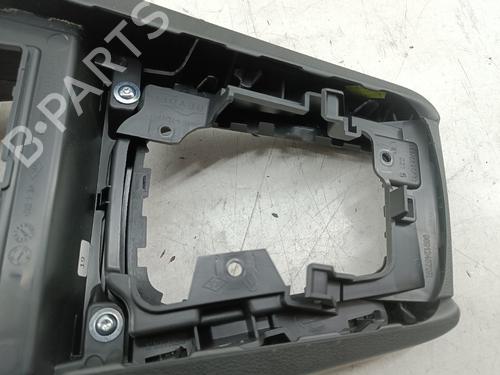 Armrest / Center console RENAULT CAPTUR II (HF_) | BP32236340I20