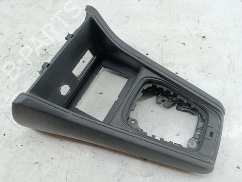 Armrest / Center console RENAULT CAPTUR II (HF_) | BP32236340I20