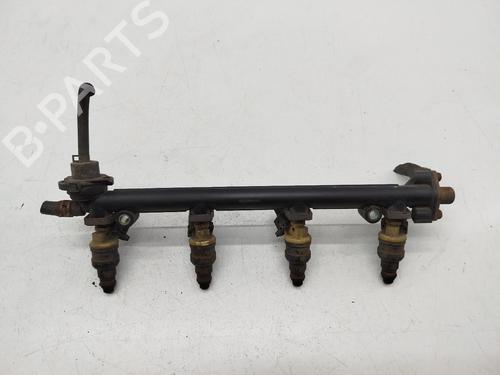 Rampa inyectora ROVER 400 Tourer (XW) 1.6 i (112 hp) 32392666