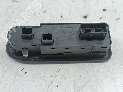 Used Left front window switch Left front window switch CITROËN C5 III (RD_) 2.0 HDi 165 (RDRHHA, RDRHH8) (163 hp) 32479830 32479830