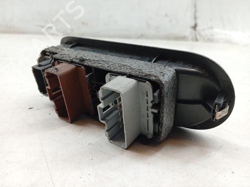 Used Left front window switch Left front window switch RENAULT MEGANE II (BM0/1_, CM0/1_) 1.5 dCi (BM0F, BM0T, BM2B, CM0F, CM0T) (82 hp) 32505886 32505886