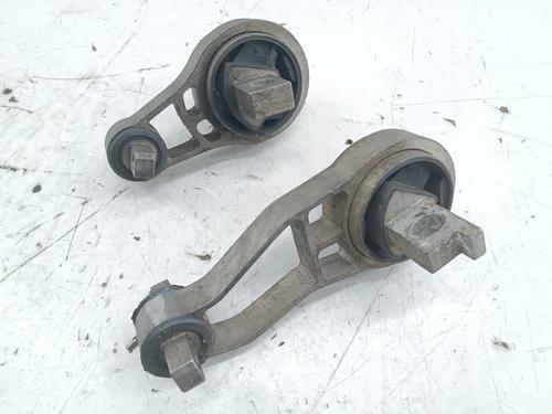 Used Engine mount Engine mount ALFA ROMEO 159 Sportwagon (939_) 1.9 JTDM 16V (939BXC1B, 939BXC12) (150 hp) 32687899 32687899