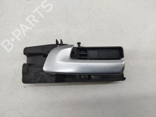 Venstre bagtil invendig håndtag ALFA ROMEO 159 Sportwagon (939_) 1.9 JTDM 16V (939BXC1B, 939BXC12) (150 hp) 32698786
