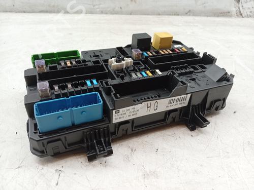 Used Fuse box Fuse box OPEL ASTRA H Estate (A04) 1.3 CDTI (L35) (90 hp) 32704560 32704560