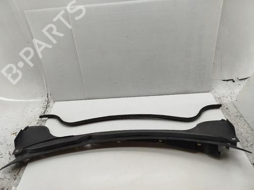 Griglia sotto parabrezza RENAULT MEGANE II (BM0/1_, CM0/1_) 1.5 dCi (BM0F, BM0T, BM2B, CM0F, CM0T) (82 hp) 32723385