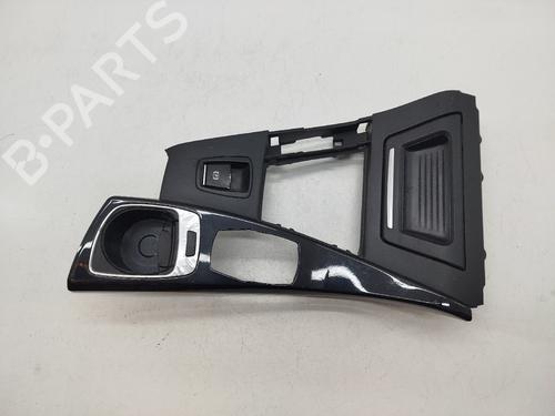 Used Armrest / Center console BMW 5 (F10) 520 d (184 hp) 33017021