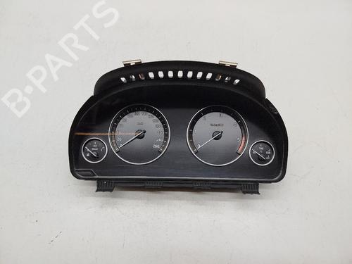 Used Instrument cluster Instrument cluster BMW 5 (F10) 520 d (184 hp) 33046882 33046882