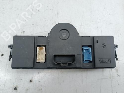 Used Climate control Climate control RENAULT SCÉNIC II (JM0/1_) 1.5 dCi (JM1E, JM16) (106 hp) 33275067 33275067