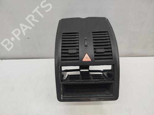Console centrale Console centrale VW POLO III (6N1) 55 1.3 (55 hp) 33461728 33461728
