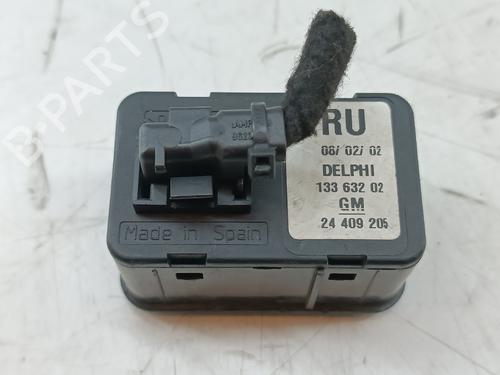 Used Left front window switch Left front window switch OPEL CORSA C (X01) 1.2 (F08, F68) (75 hp) 33721363 33721363