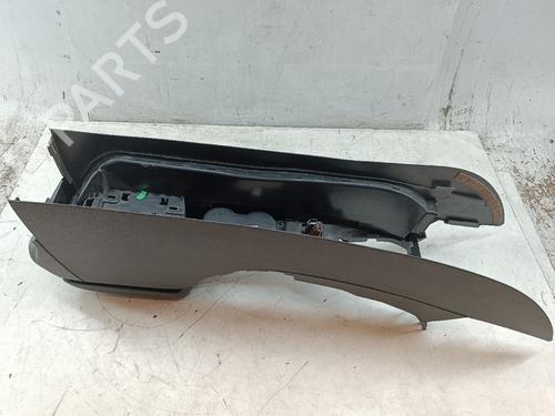 Used Armrest / Center console Armrest / Center console PEUGEOT 308 I (4A_, 4C_) 1.6 HDi (90 hp) 34190040 34190040
