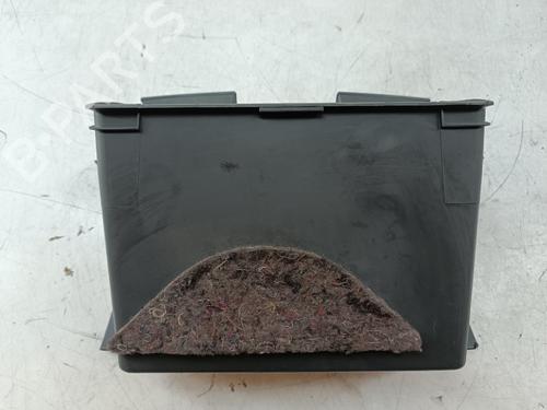 glove-box-toyota-yaris-_p1_-1999-2000-2001-2002-2003-2004-2005-35738697 main image