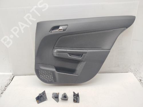 Bageste højre beklædning Bageste højre beklædning OPEL ASTRA H Estate (A04) 1.3 CDTI (L35) (90 hp) 35784454 35784454