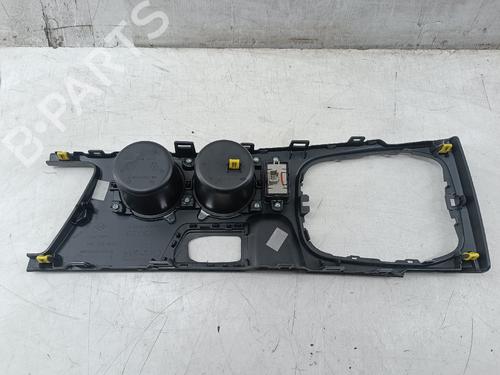 Console central Console central RENAULT MEGANE IV Grandtour (K9A/M/N_) 1.5 dCi 110 (110 hp) 35818934 35818934