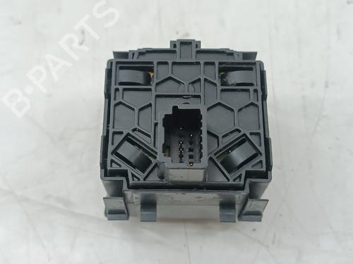 switch-renault-megane-iv-grandtour-k9amn_-2016-35901773 main image