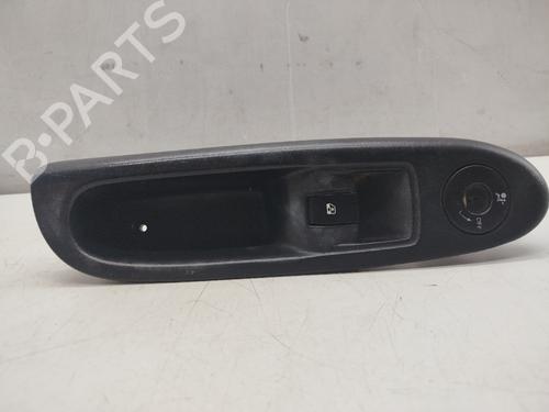 Used Right front window switch Right front window switch RENAULT CLIO II (BB_, CB_) 1.2 (BB0A, BB0F, BB10, BB1K, BB28, BB2D, BB2H, CB0A,... (58 hp) 35966643 35966643