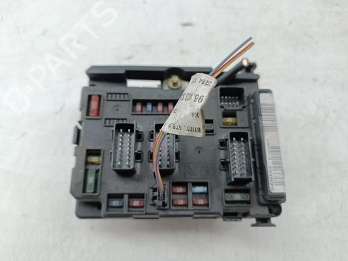Used Fuse box Fuse box 36871590 36871590