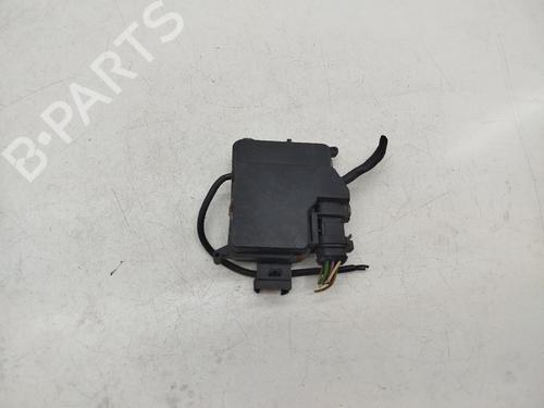Used Fuse box Fuse box 36871726 36871726
