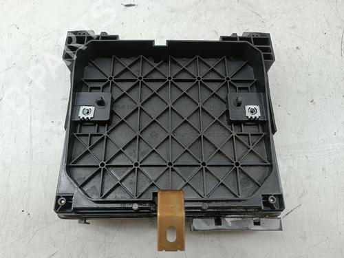 Used Fuse box Fuse box 36871804 36871804