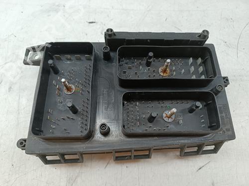 Used Fuse box Fuse box 37000241 37000241