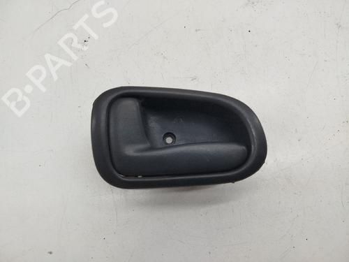Venstre bagtil invendig håndtag Venstre bagtil invendig håndtag TOYOTA COROLLA (_E10_) 1.3 XLI 16V (EE101) (88 hp) 37070771 37070771