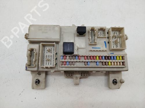 Used Fuse box Fuse box 37155526 37155526