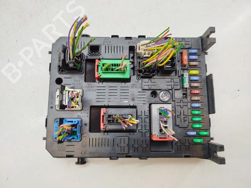 Used Fuse box Fuse box 37470156 37470156
