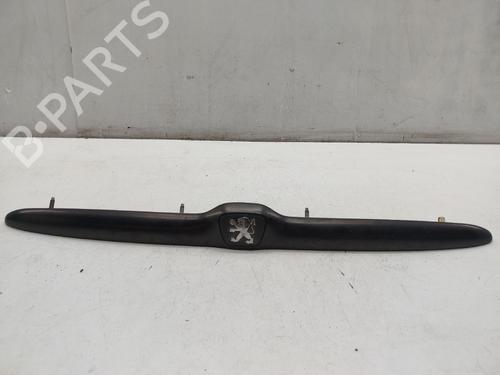 Pynteliste til bagklap Pynteliste til bagklap PEUGEOT 206 Hatchback (2A/C) 1.1 i (60 hp) 37496616 37496616
