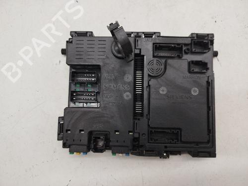 Used Fuse box Fuse box 37496619 37496619