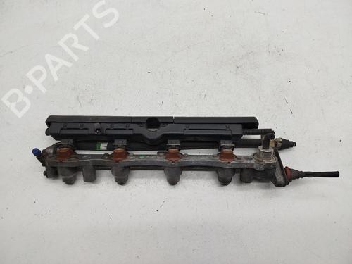 Used Injection rail Injection rail 37497318 37497318