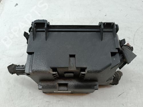 Used Fuse box Fuse box 37642100 37642100