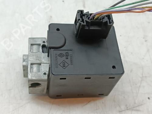 electronic-module-renault-scenic-ii-jm01_-2003-2004-2005-2006-2007-2008-2009-2010-37701226 main image