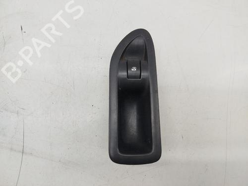 Used Right rear window switch Right rear window switch RENAULT LAGUNA II (BG0/1_) 1.9 dCi (BG08, BG0G) (120 hp) 38701063 38701063