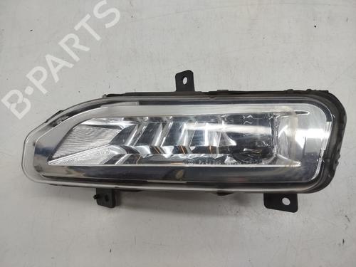right-front-fog-light-nissan-leaf-ze1-2017-38709381 main image
