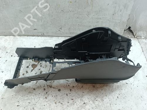 Used Armrest / Center console Armrest / Center console 39148791 39148791