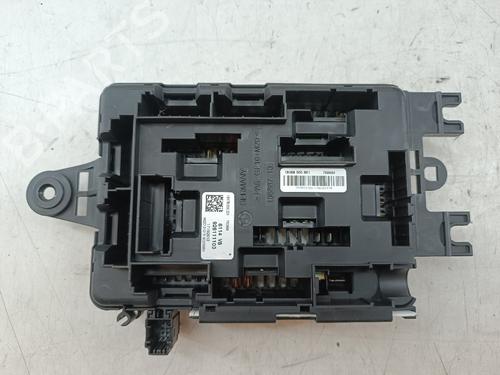 Used Fuse box Fuse box 39149245 39149245